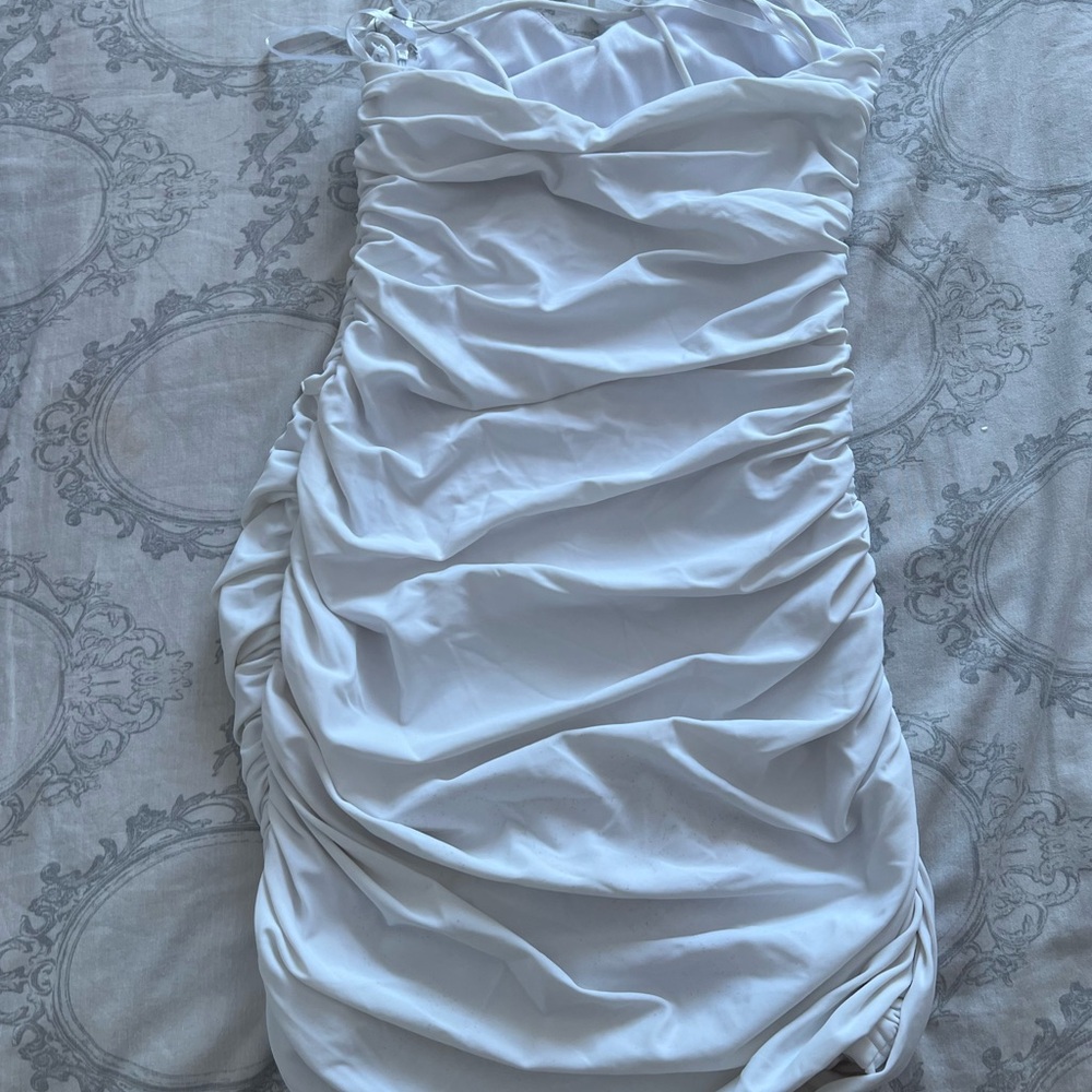 Superdown Lisa white ruched dress - Picture 4 of 4